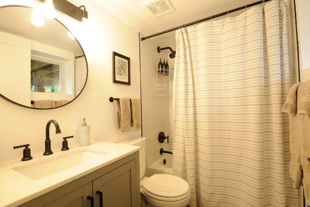 Cherry Blossom Townhouse, Easy Dc Access ワシントン エクステリア 写真