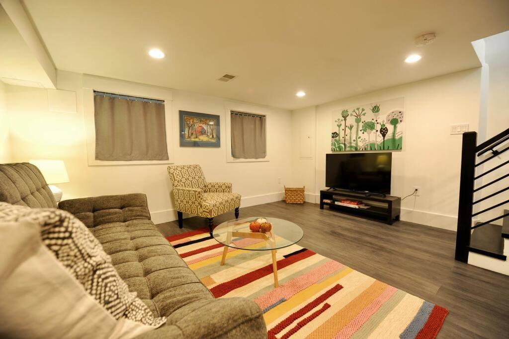Cherry Blossom Townhouse, Easy Dc Access ワシントン エクステリア 写真